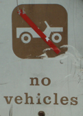 sign no vehicles: 