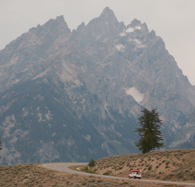 Jeep and tetons: 