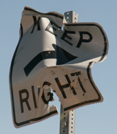 bent sign keep right: 