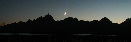moonset over the tetons 2007 as steady as I could get it: 