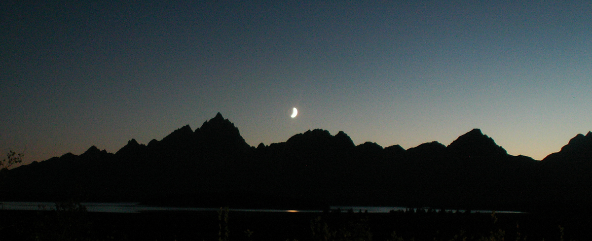 moonset over tetons 1200 pixels as steady as I could make it.: 