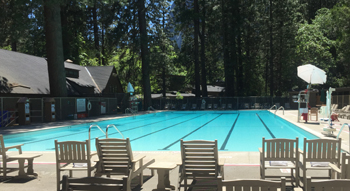 Yosemite Lodge swimming pool