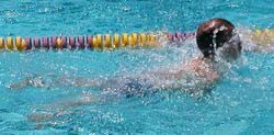 swimmer lifting head up out of water
