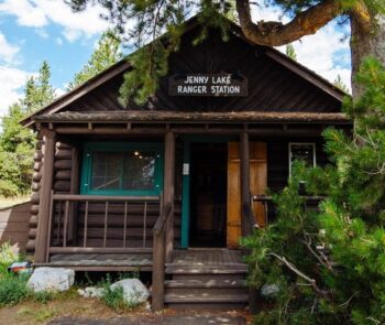 building with a sign that says Jenny Lake ranger Station